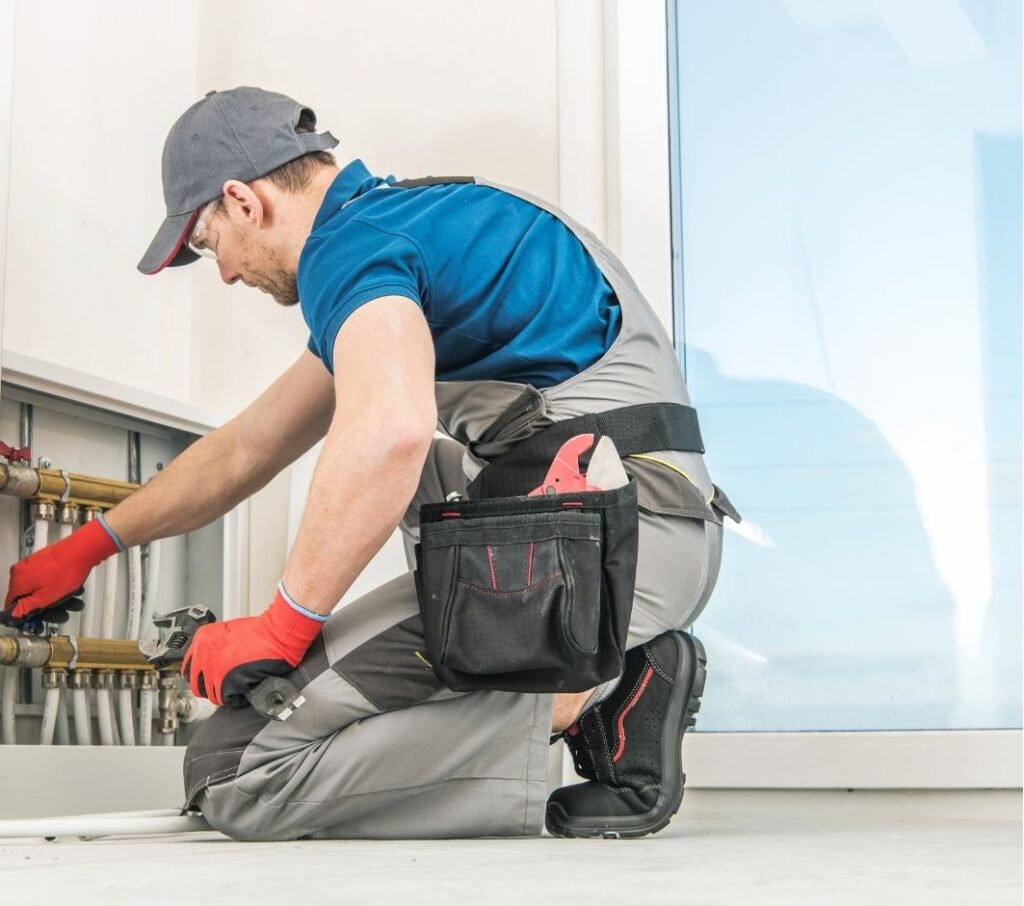 Technician working in Grapevine